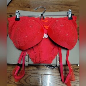 Victoria's Secret Dream Angels Push-Up Bra (38C) and 2 Pair Cheeky Panties (L)